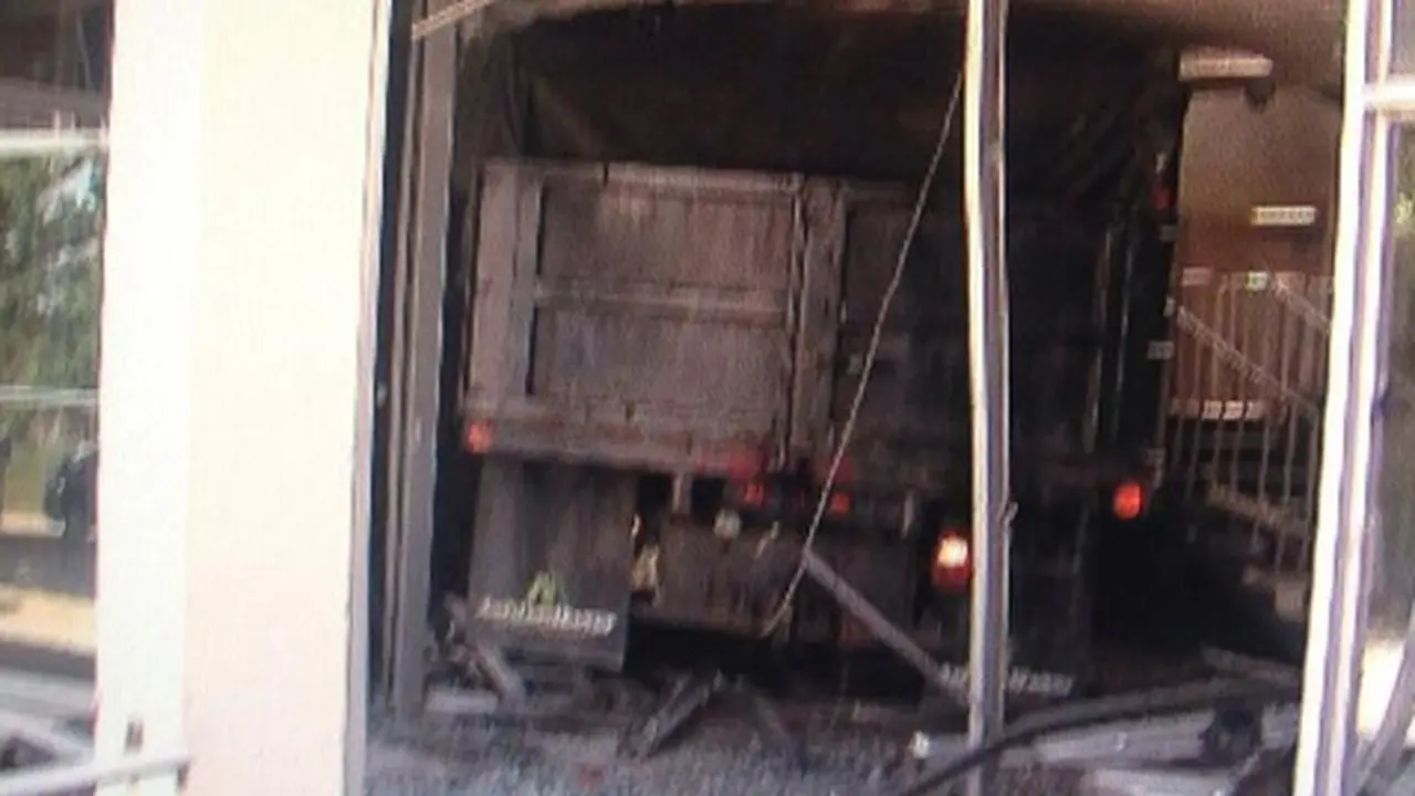 Mengaku Tuhan, Pria Tabrakkan Truk ke Stasiun TV Baltimore