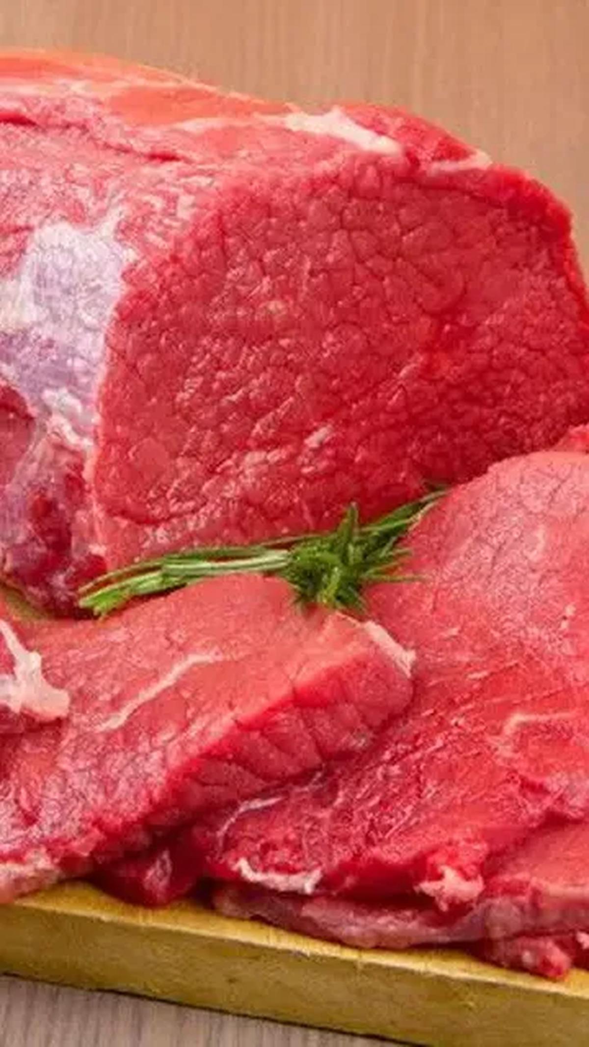 "Daging sebaiknya dimasak menggunakan presto atau autoclave dengan suhu 121 derajat celcius selama 15 menit. Kemudian, direbus kembali dengan suhu 100 derajat Celsius selama satu sampai dua jam," papar lili.