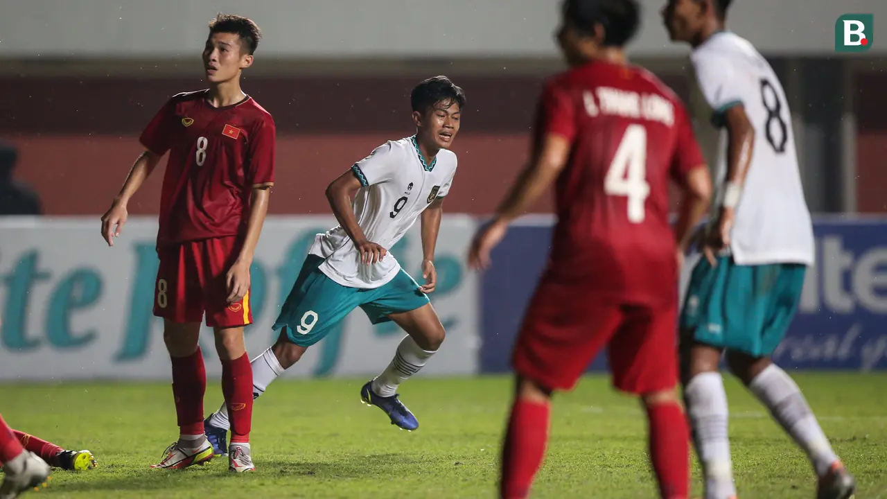 Foto: Goyangan Kafiatur Kecoh Dua Bek dan Jebol Gawang Vietnam, Timnas Indonesia U-16 Juara Piala AFF U-16 2022