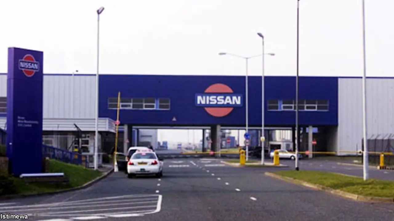 nissan130215a.jpg