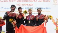Ferdiansyah/Denri Maulidzar Al Cibiffari usai mendapat emas di nomor Men’s Pair di Haipong Canoeing and Rowing Training Center, Sabtu (14/5/2022). (NOC Indonesia/PB PODSI)