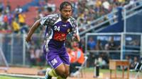 Fatchul Ichya, eks Persik yang membela PSIR di Piala Kemerdekaan (Bola.com/Robby Firly)