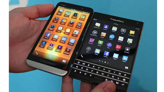 BlackBerry Passport (cnet.com)