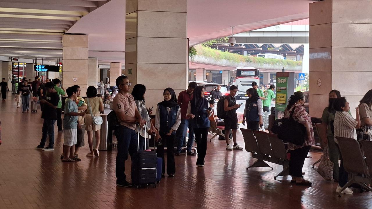 2 Hari Ditutup, 624 Penerbangan di Bandara Soetta Terganggu Abu Anak Krakatau