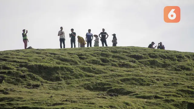 Foto: Asyik, Warga Lokal Boleh Nonton MotoGP Mandalika dari Atas Bukit dan Gratis