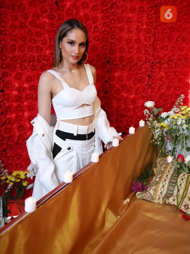 [Fimela] Cinta Laura