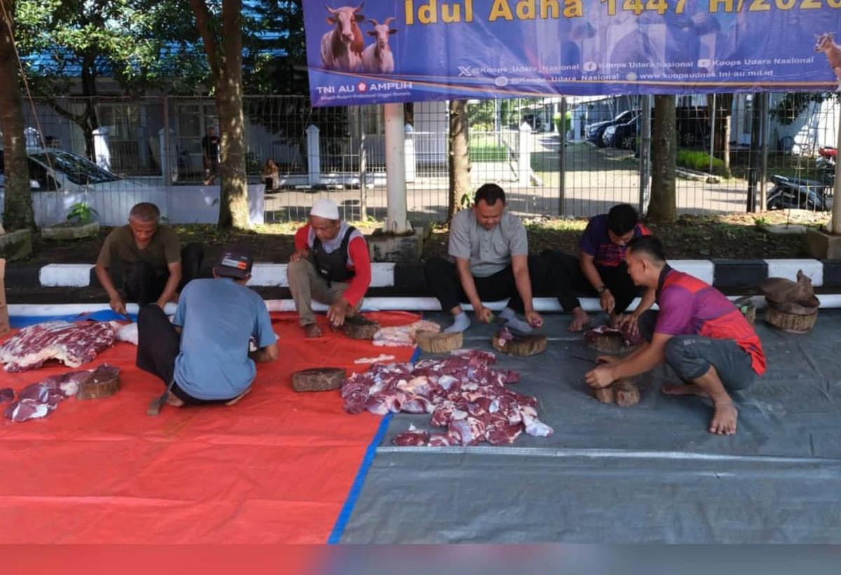 FOTO Koopsudnas Salurkan Semangat Berkurban Lewat 27 Hewan Kurban