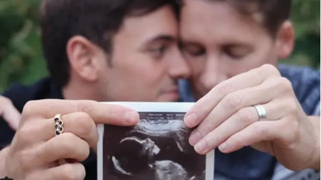 [Bintang] Tom Daley dan Dustin Lance Black