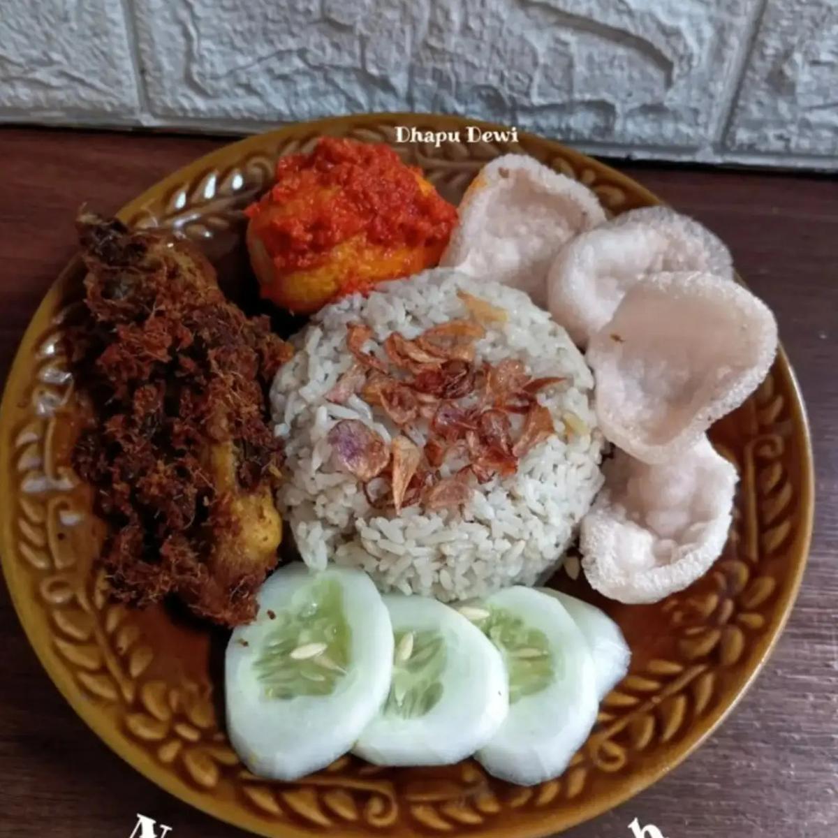 7 Resep Nasi Campur Lezat, Paduan Rasa Nusantara yang Menggugah Selera