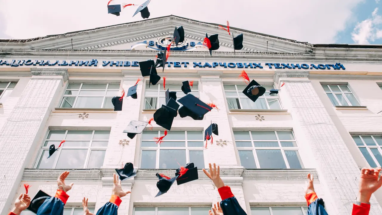 Sekolah/unsplash Vasily