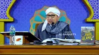 Pengasuh LPD Al Bahjah KH Yahya Zainul Ma’arif alias Buya Yahya. (YouTube Al Bahjah TV)