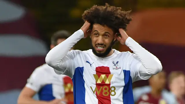 Foto Liga Inggris: Tampil Dengan 10 Pemain Sejak Menit ke-45, Aston Villa Menang Telak 3-0 Atas Crystal Palace