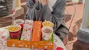 Memakai topi dengan hiasan telinga dan pose yang imut, membuat banyak penggemar terpesona. Sosok Salsha yang selalu tampil menawan ini selalu berhasil menuai banyak pujian dari para penggemar di media sosial Instagram. (Liputan6.com/IG/@salshabillaadr)