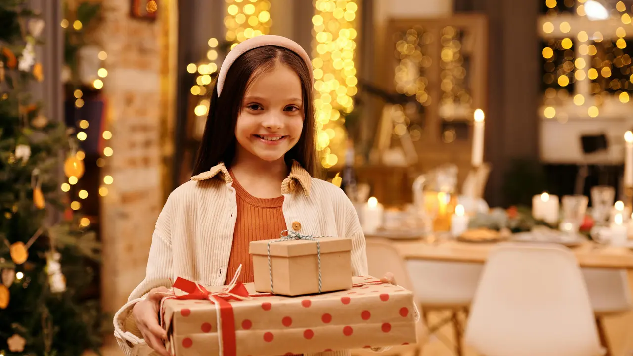 Rekomendasi Kado Natal Terbaik untuk Anak