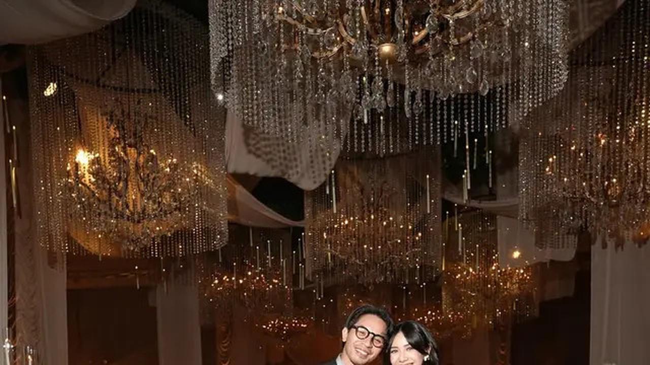 8 Gaya Elegan Seleb Berbalut Gaun Hitam di Resepsi Pernikahan Al Ghazali dan Alyssa Daguise, Tissa Biani hingga Syifa Hadju