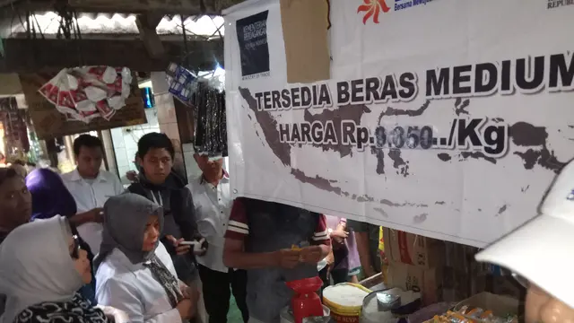 Pedagang Sembako Palembang Merugi Jual Beras Murah Bulog