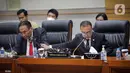 "Setuju," serentak jawab para pimpinan dan anggota Komisi III DPR. Dasco pun mengetok palu. (Liputan6.com/Faizal Fanani)