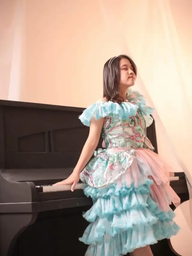 Penyanyi Felisha Stefia