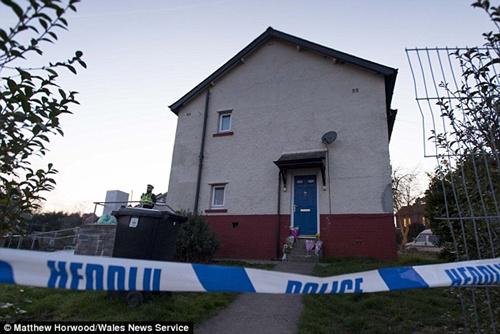 Rumah nenek Rhona tempat penyerangan terjadi | Photo: Copyright dailymail.co.uk