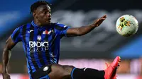 Penyerang Atalanta, Duvan Zapata, tampil gemilang di Serie A 2019-2020 dengan torehan 18 gol. (AFP/Miguel Medina)