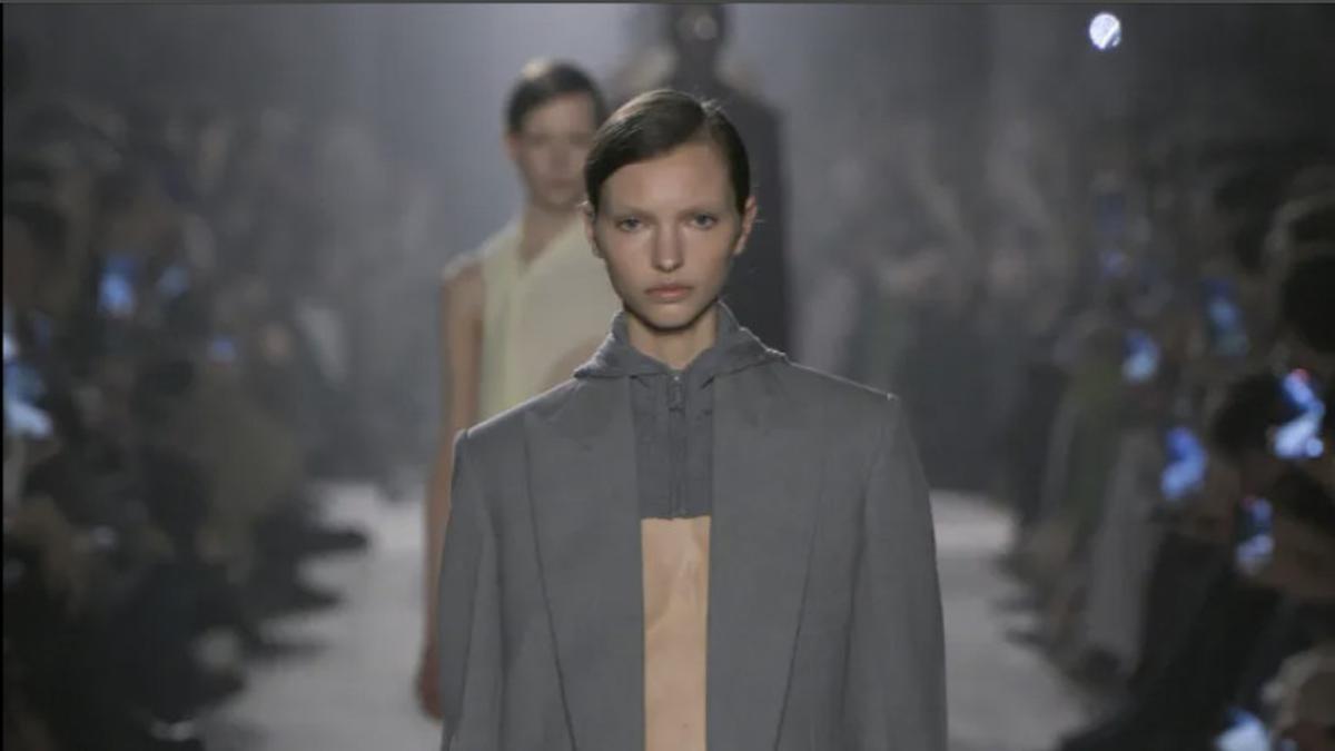 Eksplorasi Gaya Quite Luxury, Keindahan Rancangan Koleksi Victoria Beckham Fall/Winter 2025-2026