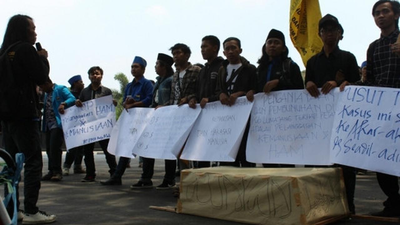 Aksi teatrikal kecam pembunuhan sadis Salim Kancil