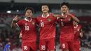 <p>Selebrasi gelandang Timnas Indonesia U-20, Toni Firmansyah (kiri) bersama Dony Tri Pamungkas (tengah) dan Arkhan Kaka setelah menjebol gawang Thailand U-20 pada laga uji coba di Stadion Utama Gelora Bung Karno (SUGBK), Senayan, Jakarta, Jumat (26/1/2024) malam WIB. (Bola.com/M Iqbal Ichsan)</p>