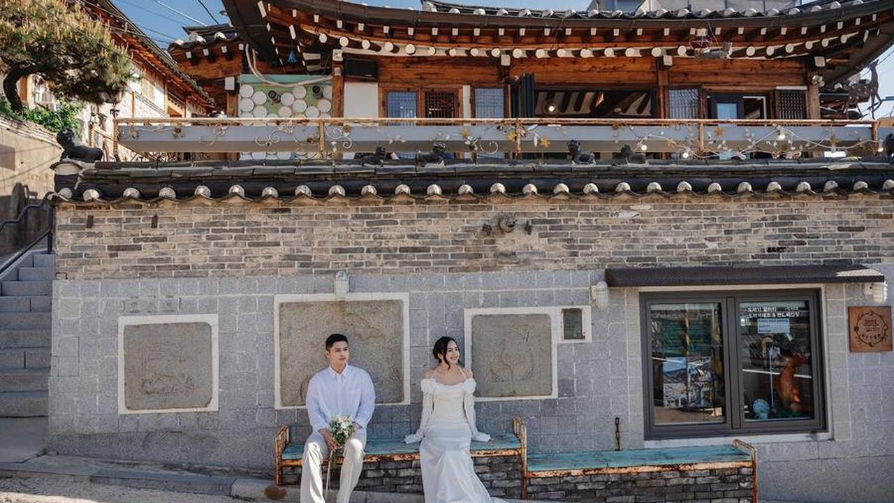 Keduanya Pancarkan Aura Pengantin