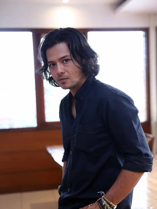 Alhasil, sekitar dua berjalan menjalani program hidup sehat, ia bisa menurunkan berat badannya hingga delapan kilogram dalam satu bulan. Selain menjaga pola makan, Ramon setiap pagi lari dan sore berenang. (Nurwahyunan/Bintang.com)