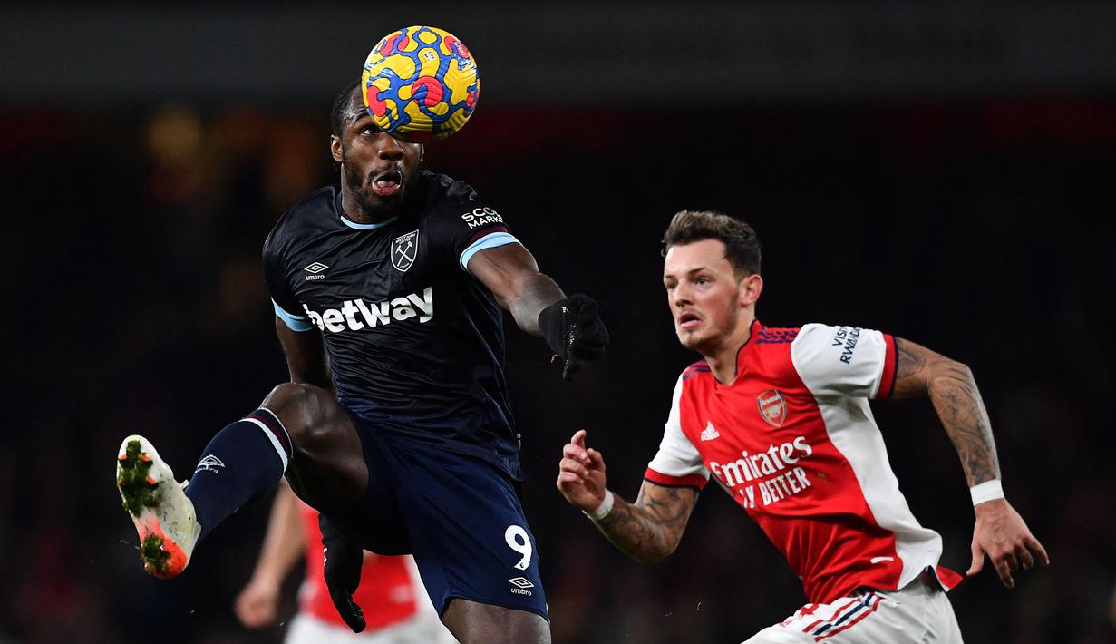 Sementara itu, West Ham juga beberapa kali menciptakan peluang emas. Namun, Michael Antonio dkk masih menemui kebuntuan. Skor kacamata bertahan hingga berakhirnya babak pertama. (AFP/Ben Stansall)