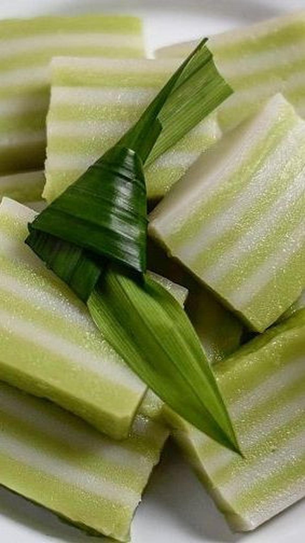 Kue Lapis Kukus Pandan yang Lembut dan Kenyal