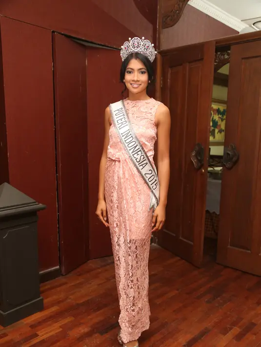 Sebagai Puteri Indonesia 2015, Anindya sudah terbiasa melakukan travelling melakukan perjalanan jauh. Hal tersebut membuatnya tidak terlalu kesulitan ketika dirinya diharuskan berangkat ke Amerika yang memiliki cuaca dingin. (Andy Masela/Bintang.com)