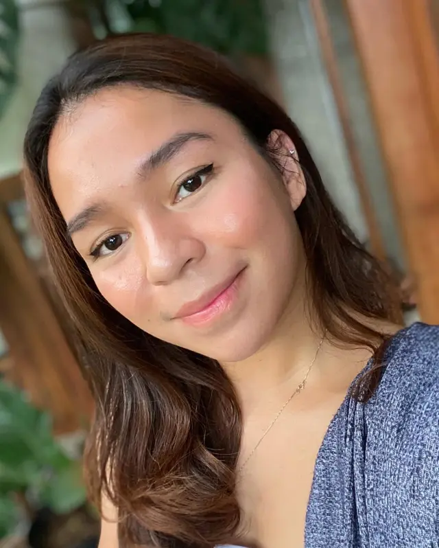 6 Potret Amanda Annete, putri angkat Dian Nitami yang bikin pangling