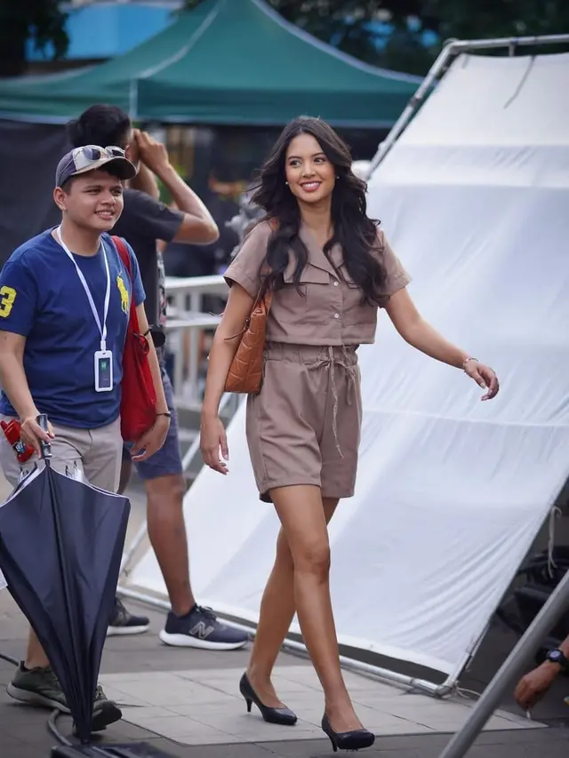 one set look ala Aurelie