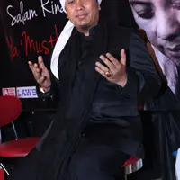 Opick dalam peluncuran album Salam Rindu Ya Musthofa {Galih W Satria/Bintang.com)