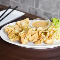 Resep Bakwan Kulit Pangsit Renyah dan Gurih./Copyright depositphotos.com/Leckerstudio