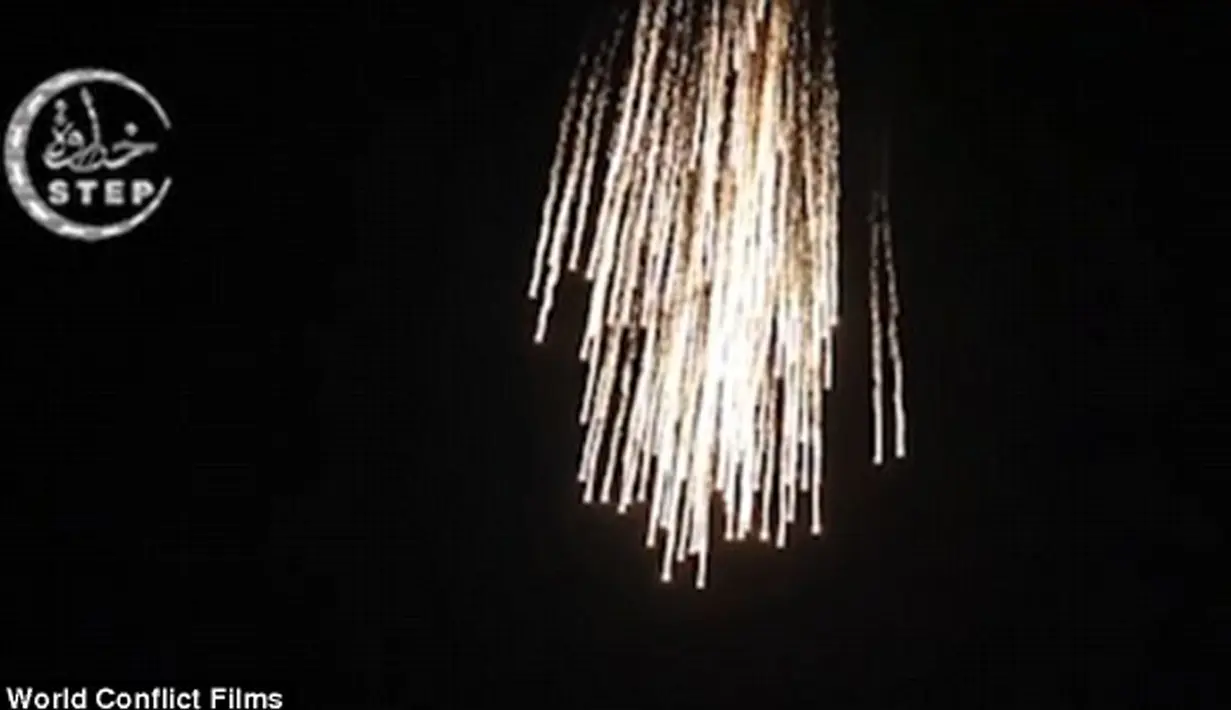 Serangan militer Rusia menggunakan senjata kimia fosfor putih yang ditujukan ke kota yang diduga sebagai tempat militan ISIS. (dailymail.co.uk)