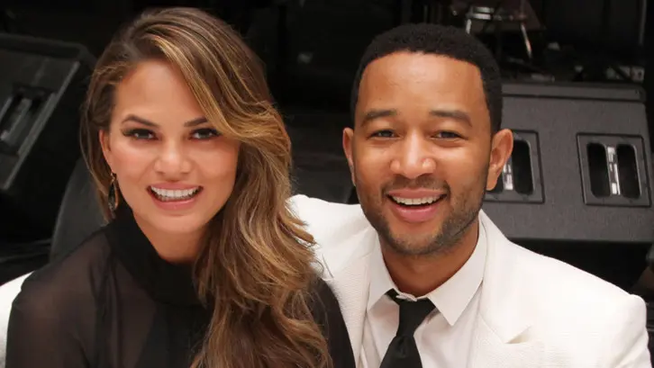 Rumah bernuansa romantis milik John Legend ini terletak di California Selatan, tersembunyi di antara perbukitan Hollywood yang populer. (Image: Vanity Fair)