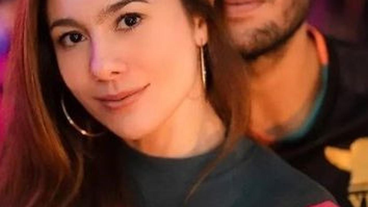 Kisah asmara Wulan Guritno dan Sabda Ahessa dikabarkan telah berakhir. Kecurigaan ini muncul karena keduanya sudah jarang membagikan potret kebersamaan di akun media sosial masing-masing.