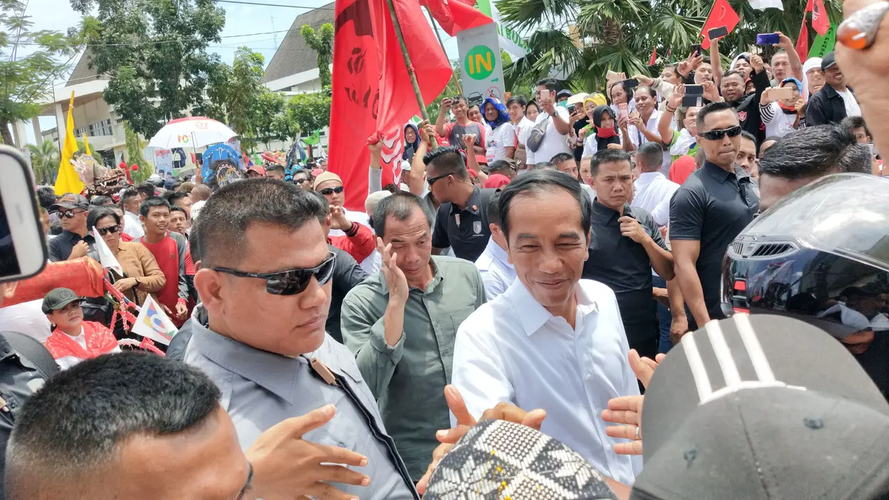 Jokowi Banggakan Kekuatan Besar TNI di Palembang