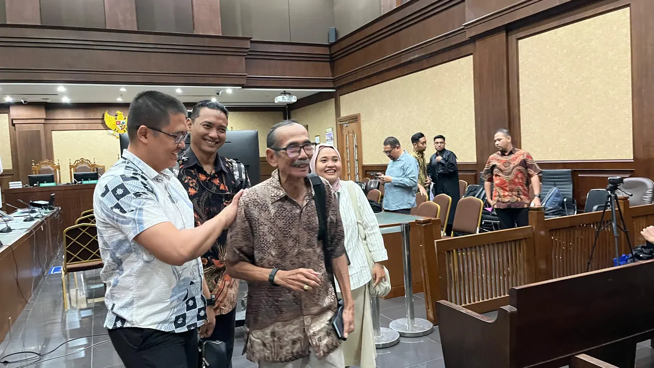 Saksi Ahli Hukum Keuangan Negara Siswo Suryanto menyebut bahwa kerugian negara harus bersifat nyata yang ada bentuk uangnya.