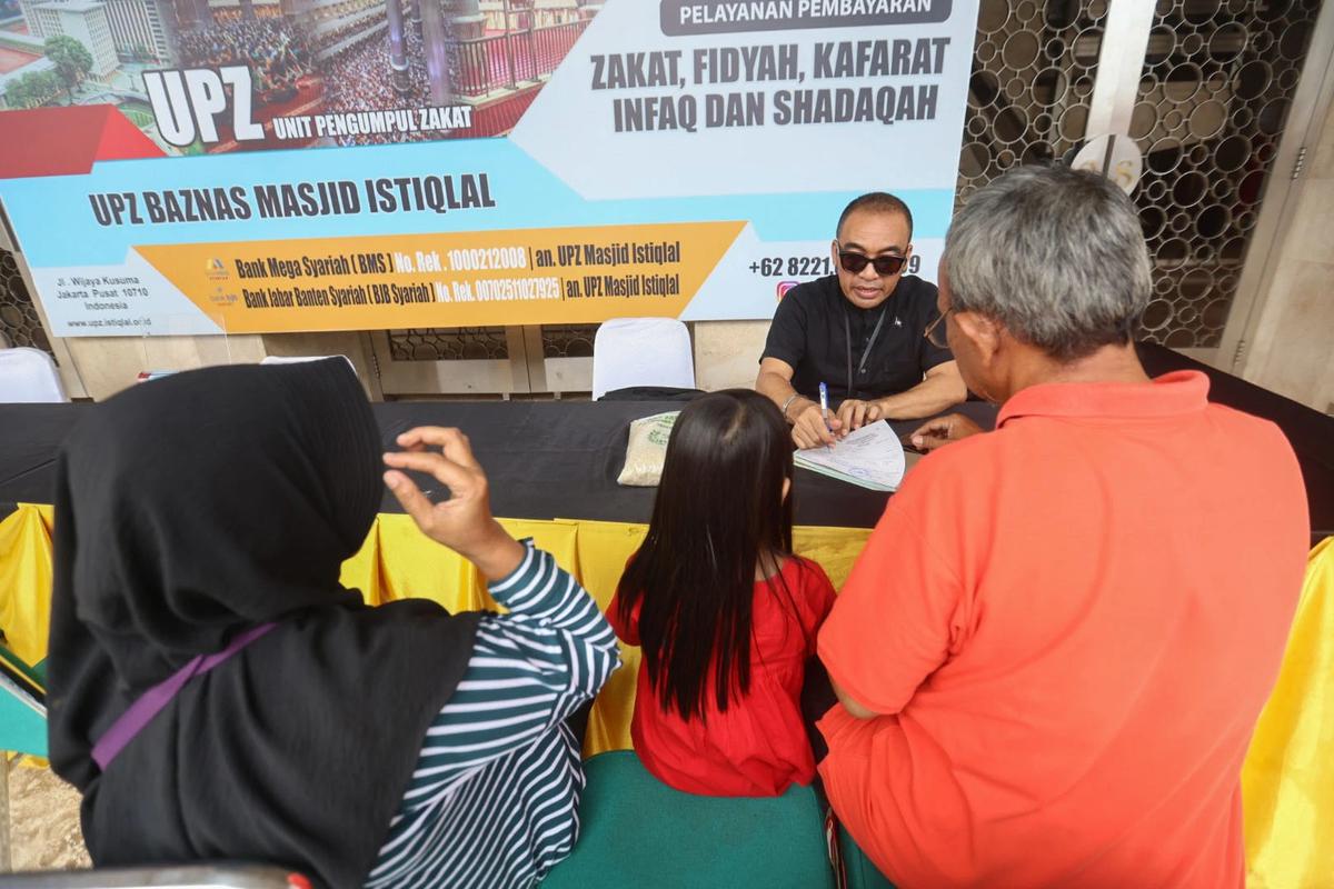 FOTO: Pembayaran Zakat Fitrah Jelang Hari Raya Idul Fitri di Masjid Istiqlal