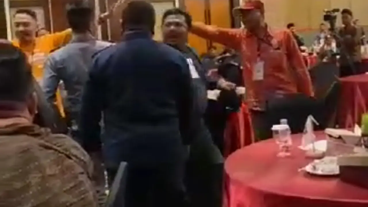 Rekapitulasi suara tingkat kabupaten di Banyuwangi ricuh (Istimewa)
