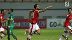 Bek Persija, Willian Pachecho berlari usai mencetak gol ke gawang Sriwijaya FC pada lanjutan Liga 1 Indonesia di Stadion Wibawa Mukti, Cikarang Kab Bekasi, Jumat (16/6). Persija unggul 1-0 atas Sriwijaya FC. (Liputan6.com/Helmi Fithriansyah)