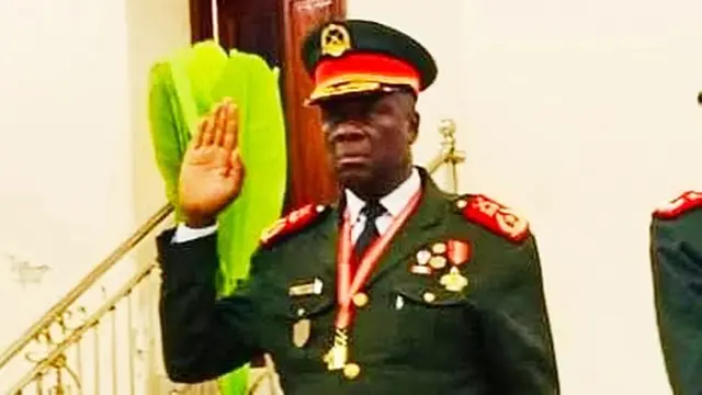 Foto yang diambil dari video TGB Guinea-Bissau ini menunjukkan pemimpin junta baru, Jenderal Horta Inta-A, sedang mengucapkan sumpah jabatan di Bissau, Guinea-Bissau, pada Kamis (27/11/2025).