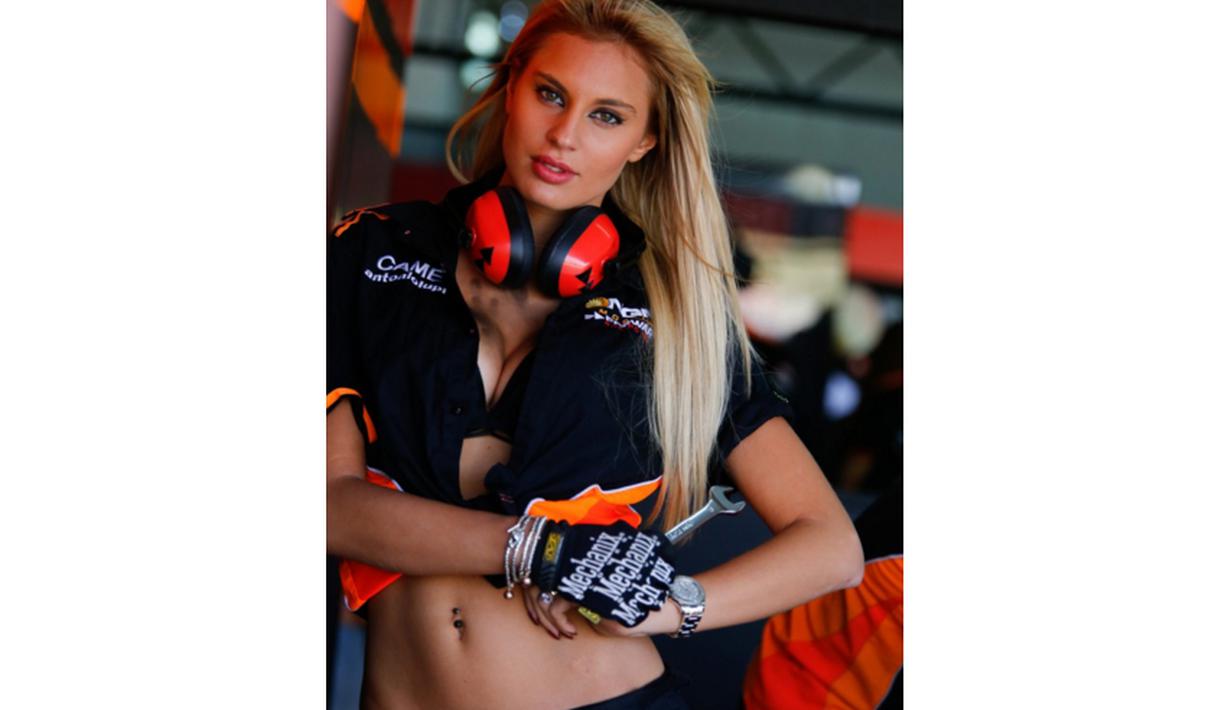 Inilah Paddock Girl MotoGP di Valencia, Minggu (8/11/2015). (Photo/motogp.com)