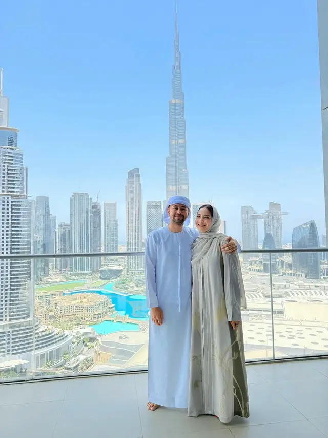 Pesona Nagita Slavina Saat Temui Raffi Ahmad Usai Haji, Pancarkan Aura Istri Soleha dengan Gamis