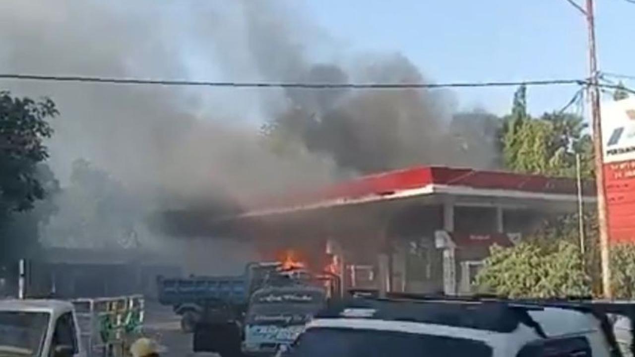 Meski Satu SPBU Terbakar, Pertamina Pastikan Distribusi BBM Sumba Timur Tetap Lancar