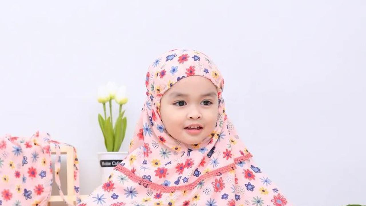 10 Inspirasi Mukena Anak Terbaru 2024, Bikin Penampilan Lebaran Jadi Makin Cantik