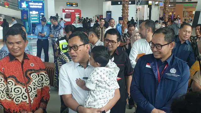 Menteri Pelindungan Pekerja Migran Indonesia (KP2MI) Abdul Kadir Karding beserta jajaran dari Kemlu RI dan KP2MI menyambut kedatangan 146 WNI dari Arab Saudi, Jumat (24/1/2025), di Bandara Internasional Soekarno-Hatta.